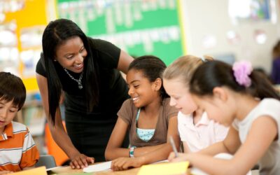 The Flipped Classroom Model: Revolutionizing Education through Active Learning and Technology